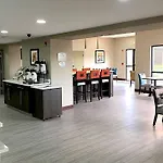 Baymont By Wyndham Clarksville 