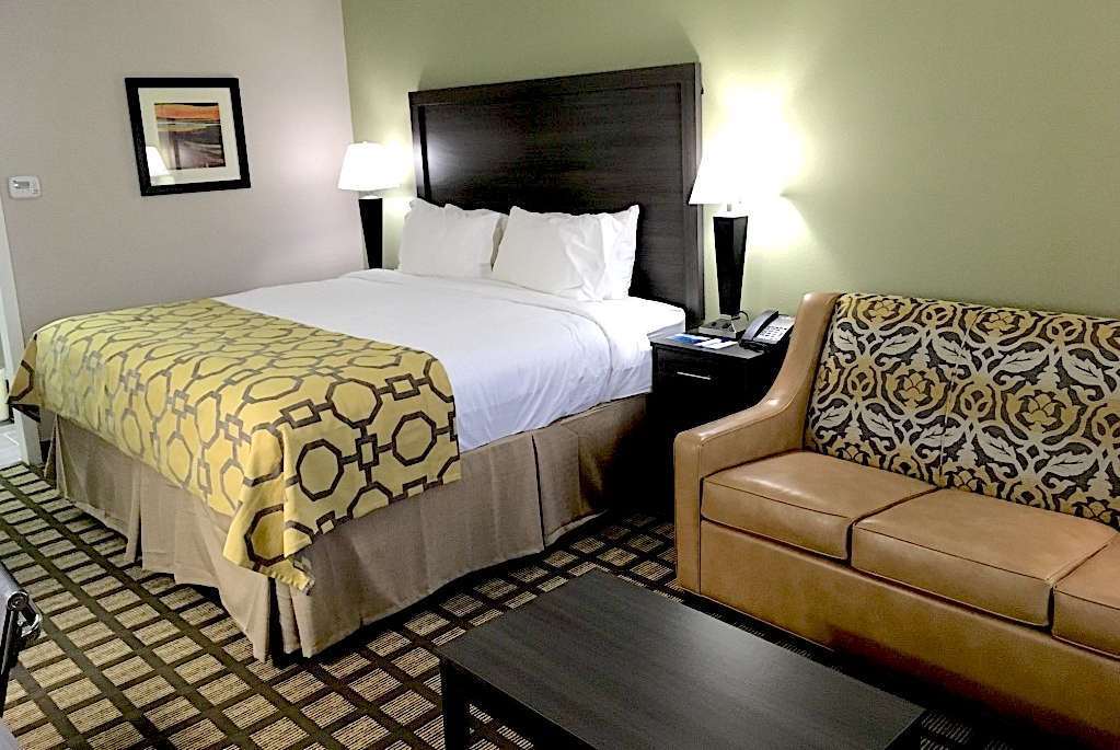 Baymont By Wyndham Hotel Clarksville
